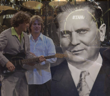 SAMO NEKOLIKO MINUTA: Kako je Tito napustio koncert Dugmića