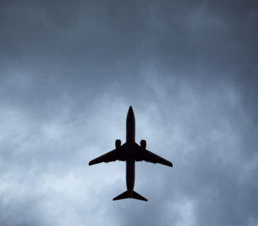 DRAMA U AVIONU SA 166 PUTNIKA: Dojava o bombi